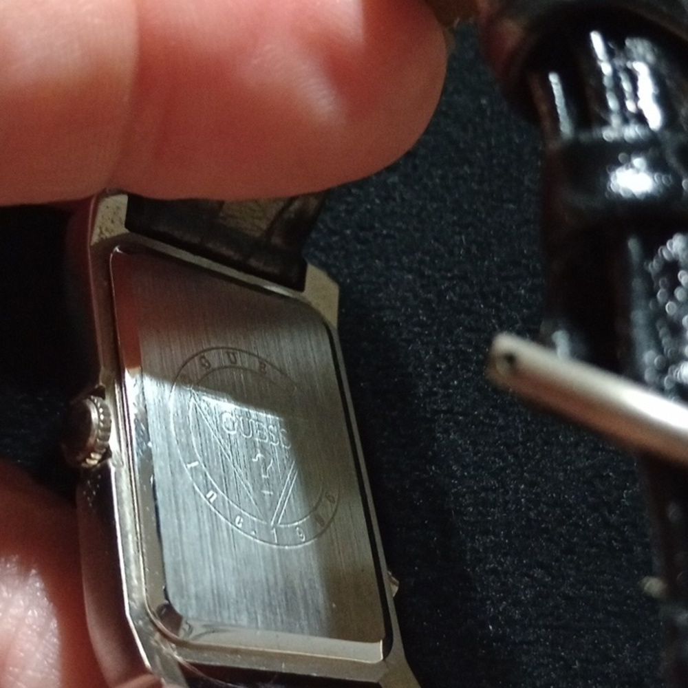 Guess watch - Picture 3 of 3